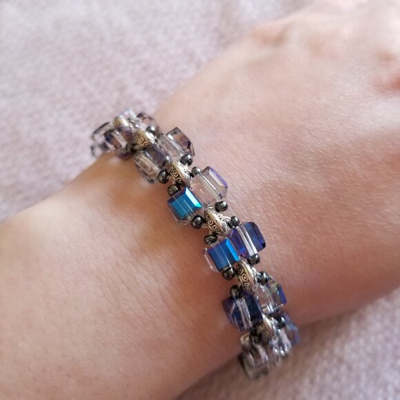 New handmade woven crystal bracelet with iridescent crystal cube beads - Picture 9 of 11